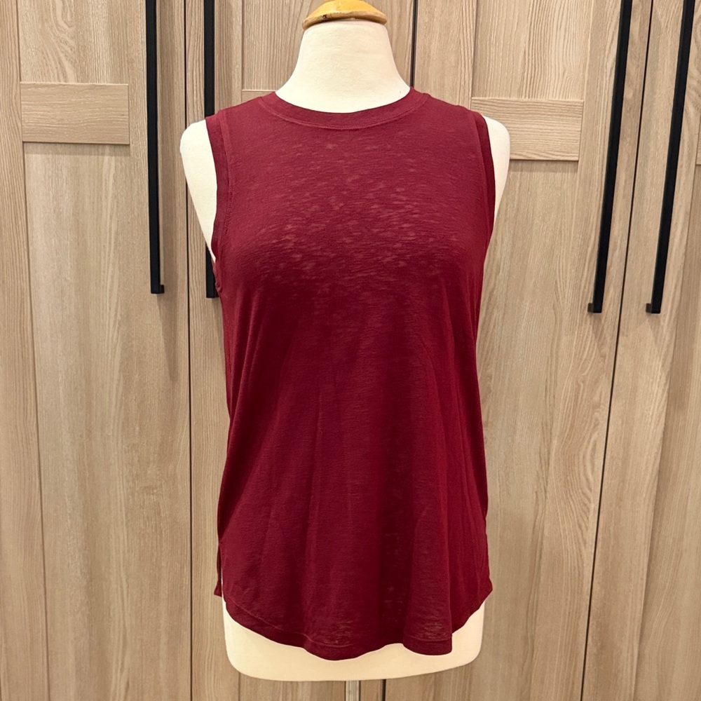 Athleta Sleeveless Crewneck Tank Top - Burgundy